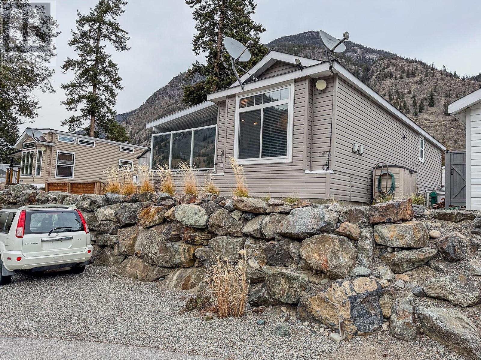 4354 Highway 3 Unit# 69, Keremeos, British Columbia  V0X 1N1 - Photo 2 - 10301786