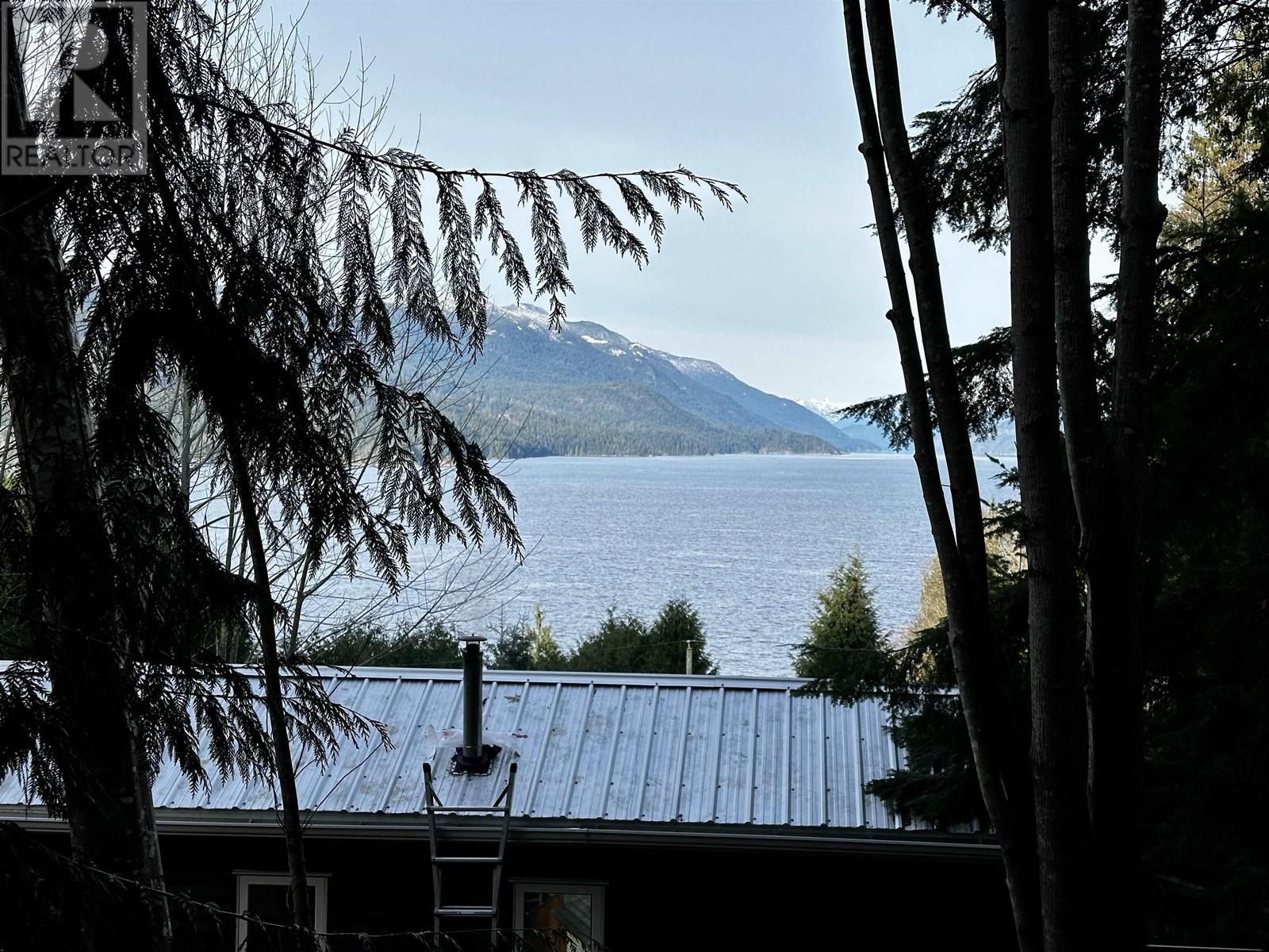 Lot B SANDY HOOK ROAD, sechelt, British Columbia