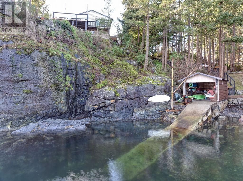 5032 Sherman Lane, Halfmoon Bay, British Columbia  V0N 1Y2 - Photo 2 - R2841156
