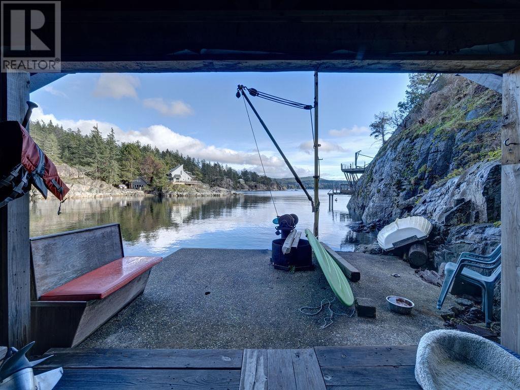 5032 Sherman Lane, Halfmoon Bay, British Columbia  V0N 1Y2 - Photo 3 - R2841156