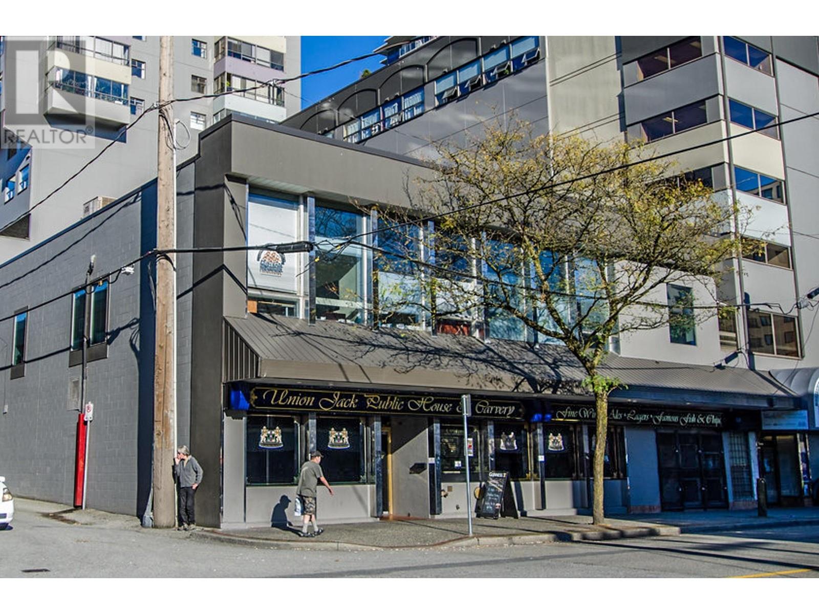 525 Seventh Street, New Westminster, British Columbia  V3M 3L6 - Photo 1 - C8056699