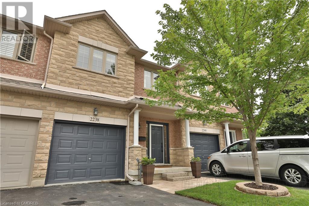 2238 Country Club Drive, Burlington, Ontario  L7M 5A8 - Photo 2 - 40528636