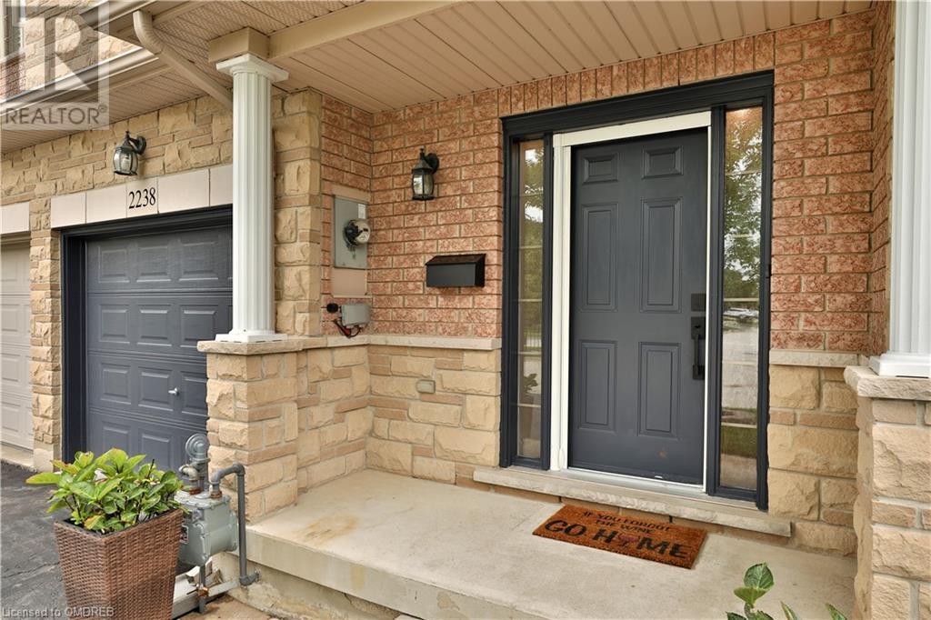 2238 Country Club Drive, Burlington, Ontario  L7M 5A8 - Photo 3 - 40528636