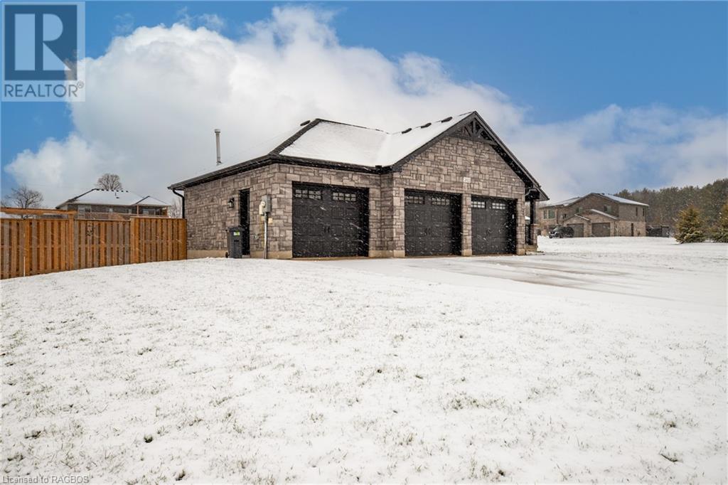 202 Mactay Drive, Chatsworth, Ontario  N0H 1G0 - Photo 2 - 40526381