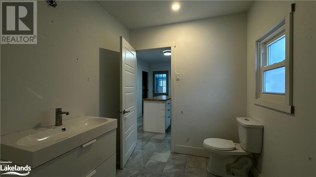 37 Sheridan Street, Penetanguishene, Ontario  L9M 1C6 - Photo 8 - 40528415