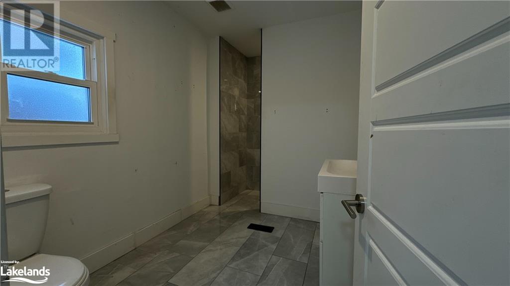37 Sheridan Street, Penetanguishene, Ontario  L9M 1C6 - Photo 6 - 40528415