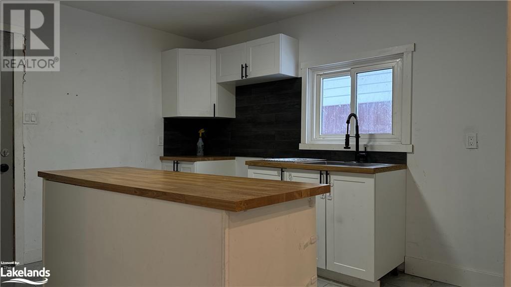 37 Sheridan Street, Penetanguishene, Ontario  L9M 1C6 - Photo 5 - 40528415
