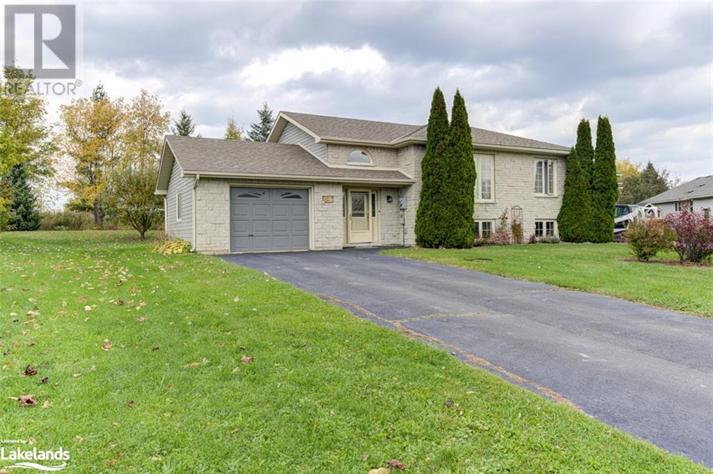 <h3>$699,000</h3><p>49 Country Crescent, Meaford, Ontario</p>