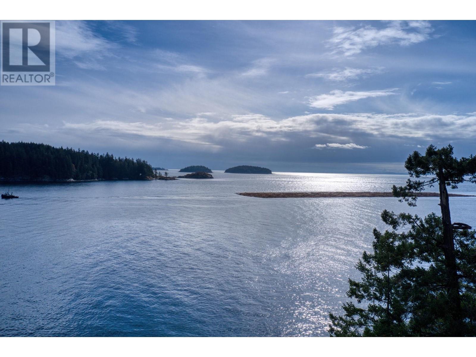 280 Arbutus Reach Road, Gibsons, British Columbia  V0N 1V8 - Photo 2 - R2841234
