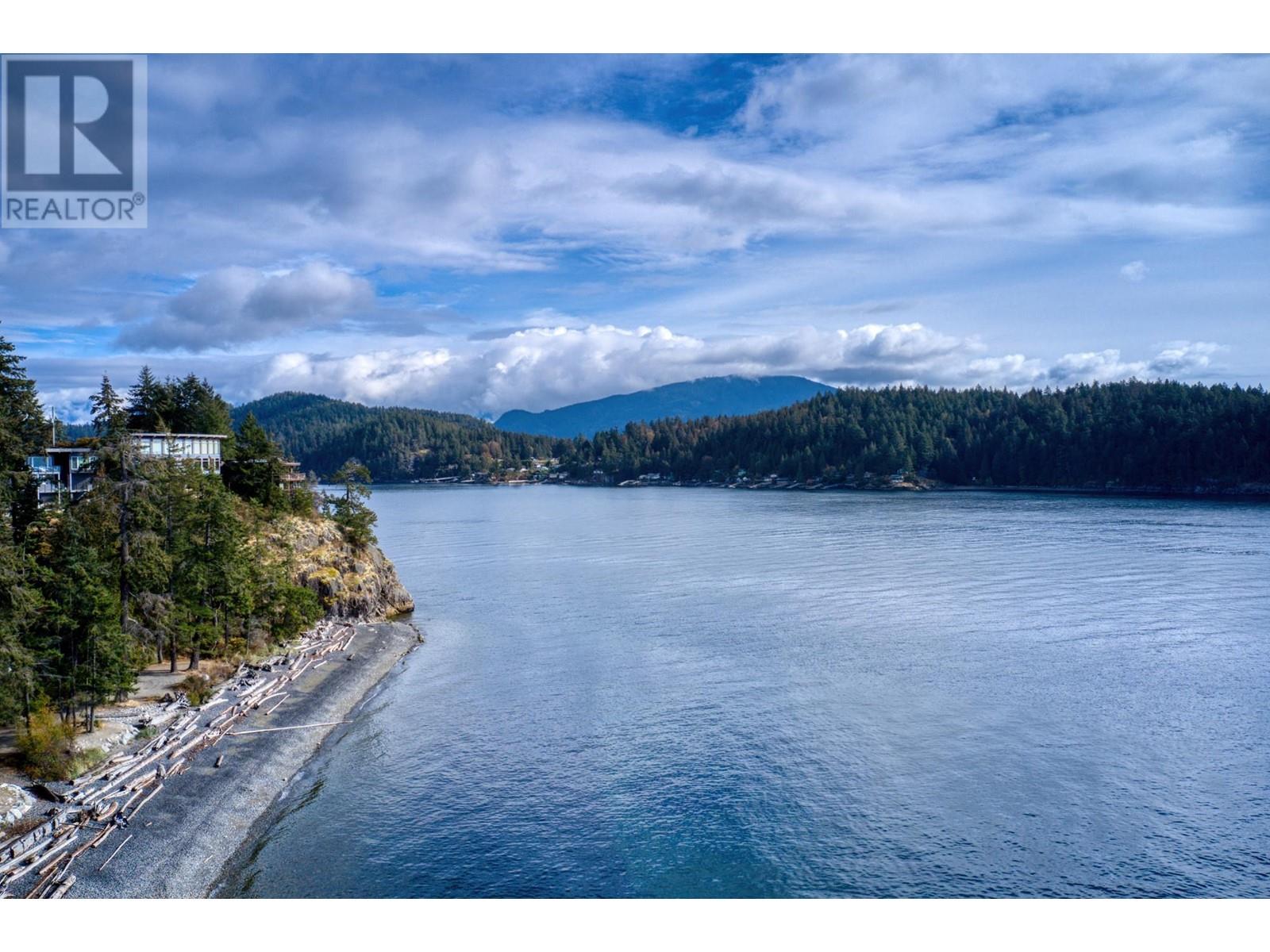 280 Arbutus Reach Road, Gibsons, British Columbia  V0N 1V8 - Photo 3 - R2841234
