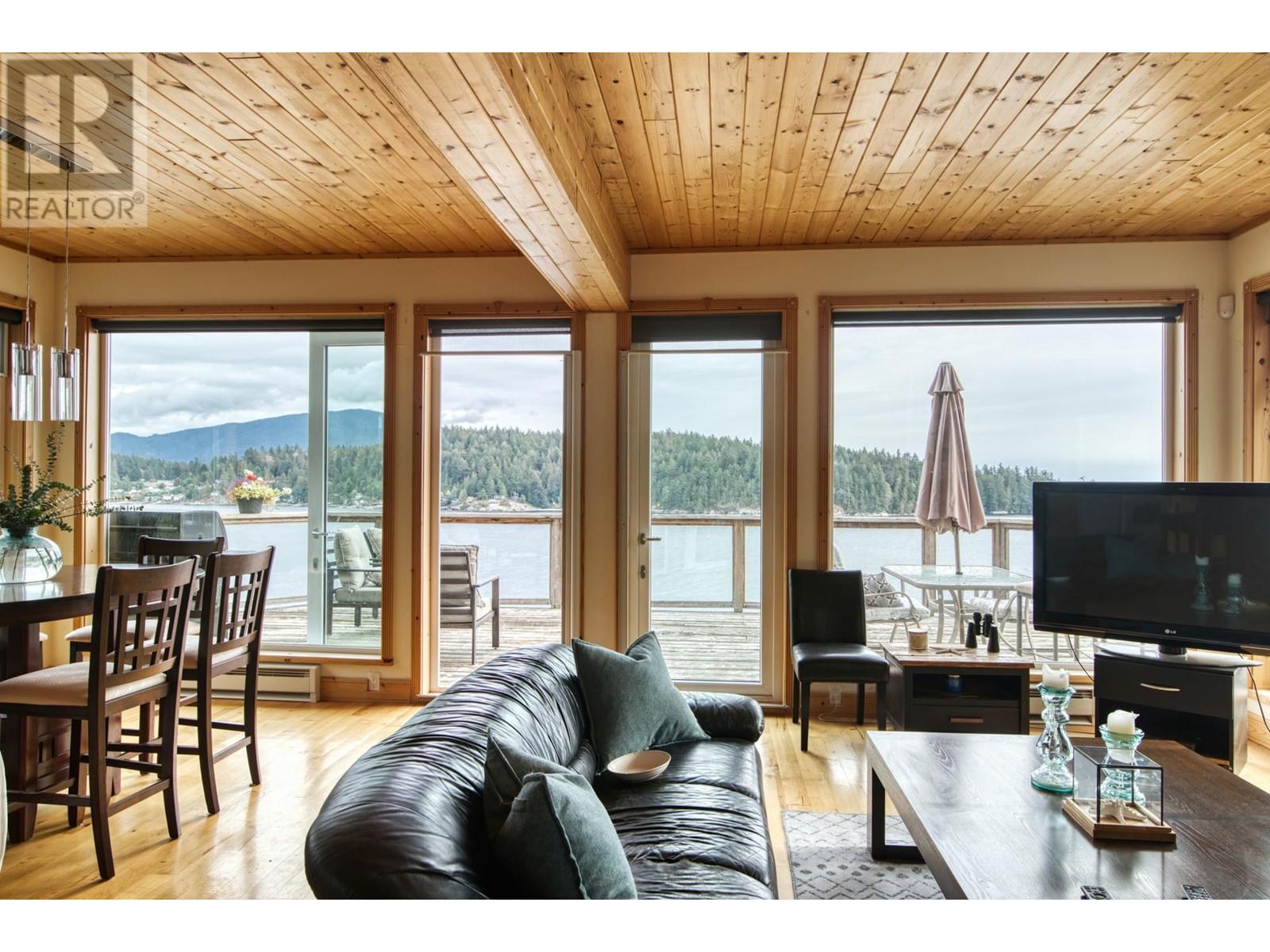 280 Arbutus Reach Road, Gibsons, British Columbia  V0N 1V8 - Photo 5 - R2841234