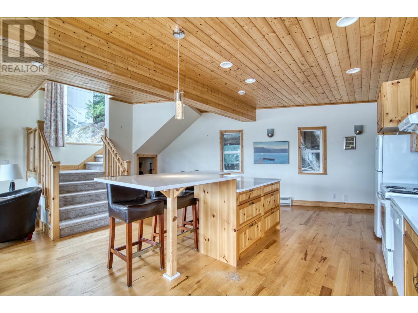 280 Arbutus Reach Road, Gibsons, British Columbia  V0N 1V8 - Photo 9 - R2841234