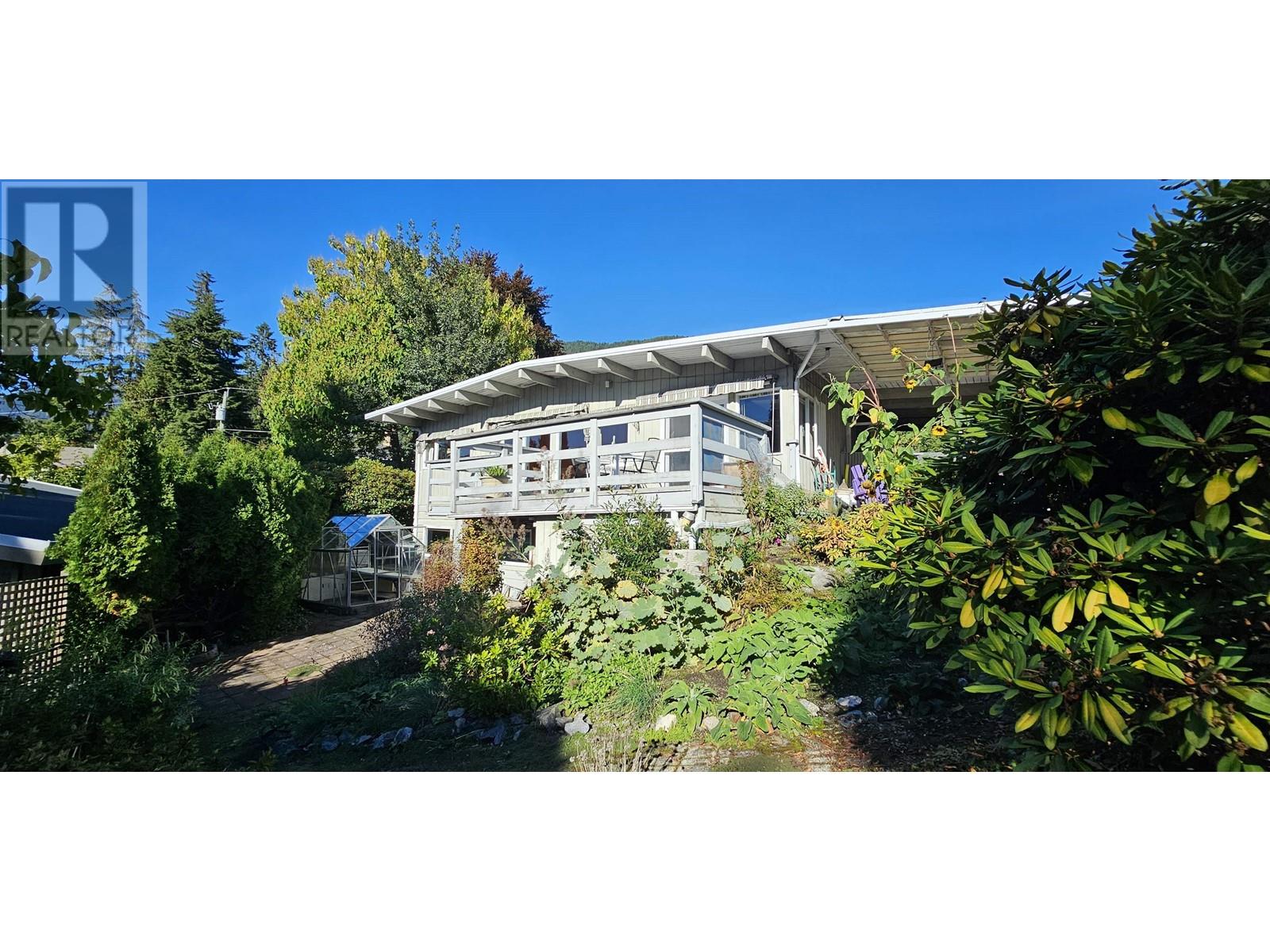 803 CRYSTAL COURT, north vancouver, British Columbia