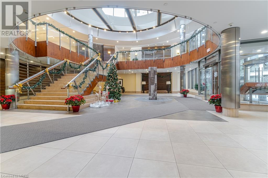 3880 Duke Of York Boulevard Unit# 810, Mississauga, Ontario  L5B 4M7 - Photo 3 - 40528756