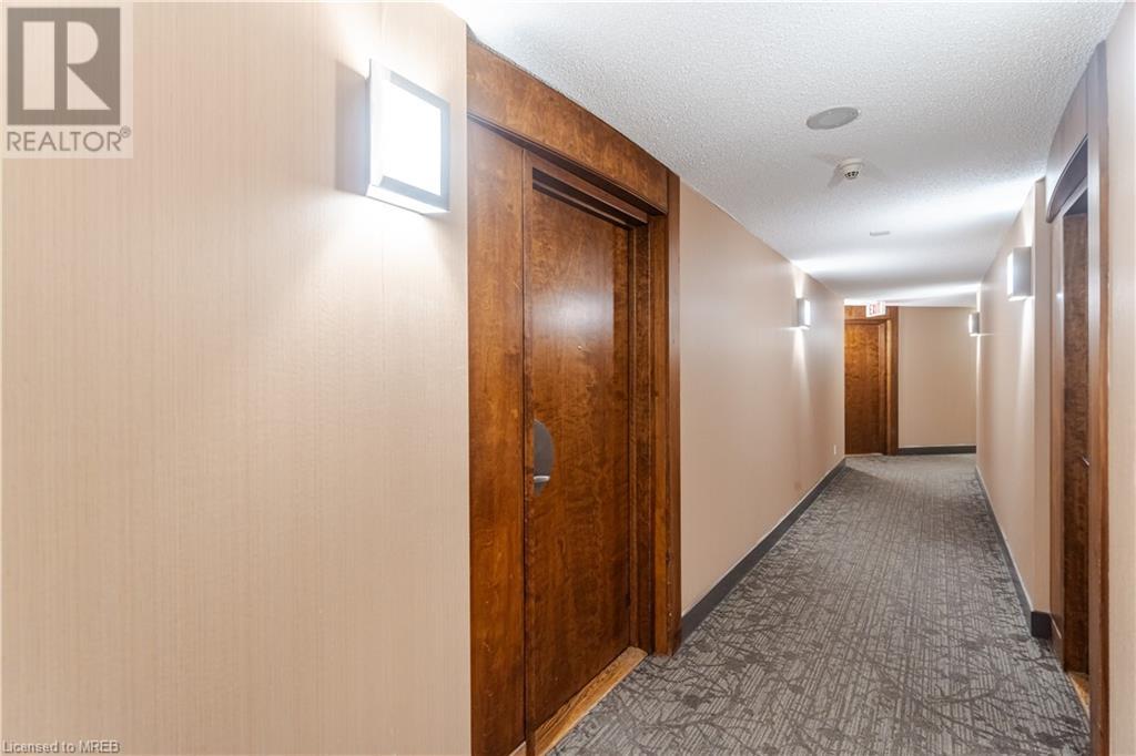 3880 Duke Of York Boulevard Unit# 810, Mississauga, Ontario  L5B 4M7 - Photo 4 - 40528756