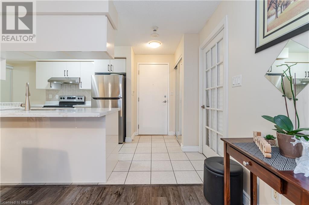 3880 Duke Of York Boulevard Unit# 810, Mississauga, Ontario  L5B 4M7 - Photo 5 - 40528756