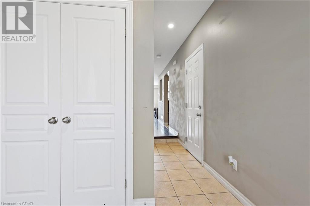 28 Jeffrey Drive, Guelph, Ontario  N1E 0M4 - Photo 5 - 40529005