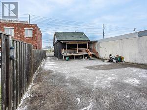 881 Lakeshore Rd E, Mississauga, Ontario  L5E 1E2 - Photo 23 - W7396410