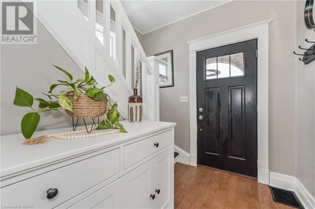 691 St Andrew Street W, Fergus, Ontario  N1M 1P7 - Photo 4 - 40529059