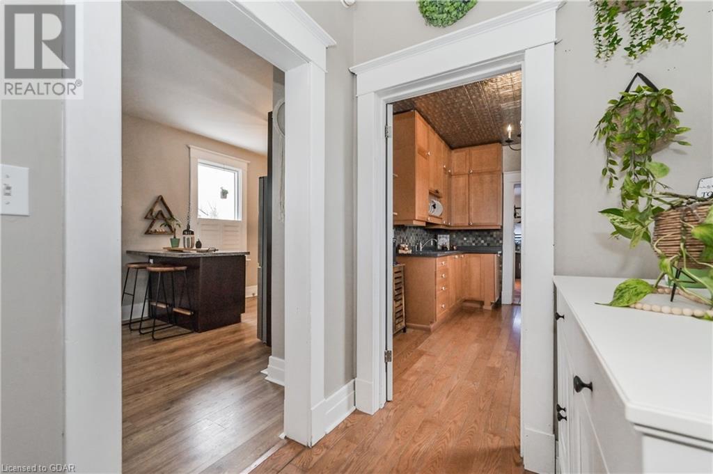 691 St Andrew Street W, Fergus, Ontario  N1M 1P7 - Photo 5 - 40529059