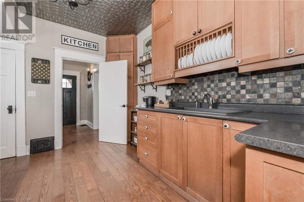 691 St Andrew Street W, Fergus, Ontario  N1M 1P7 - Photo 15 - 40529059