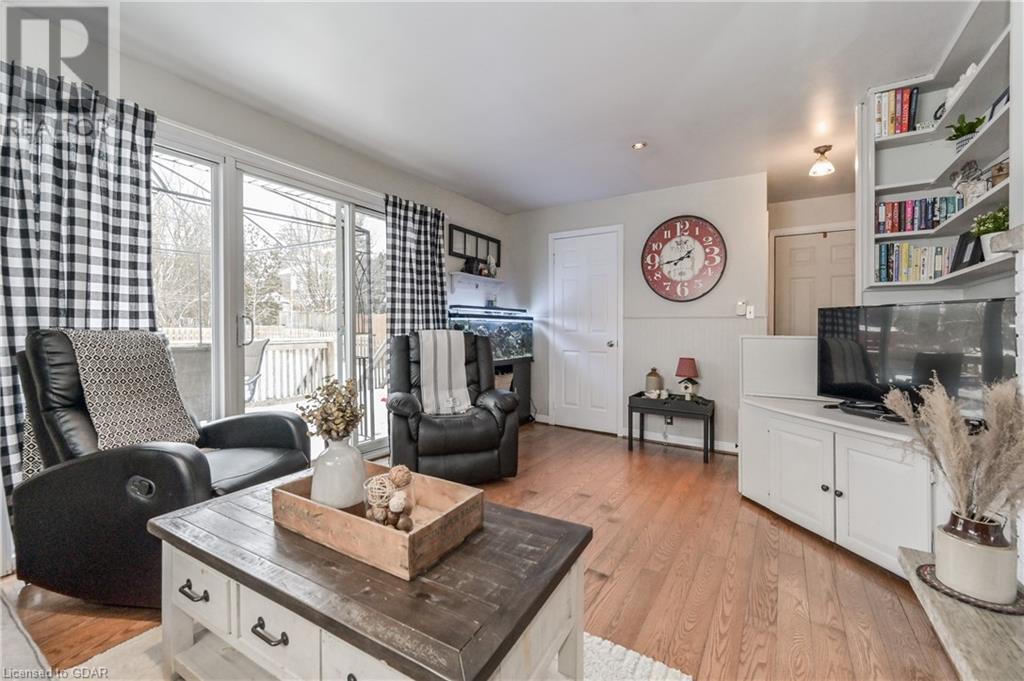 691 St Andrew Street W, Fergus, Ontario  N1M 1P7 - Photo 22 - 40529059