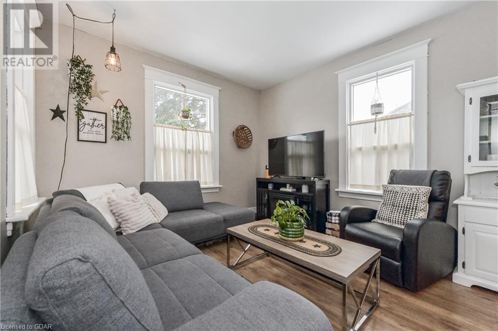 691 St Andrew Street W, Fergus, Ontario  N1M 1P7 - Photo 7 - 40529059