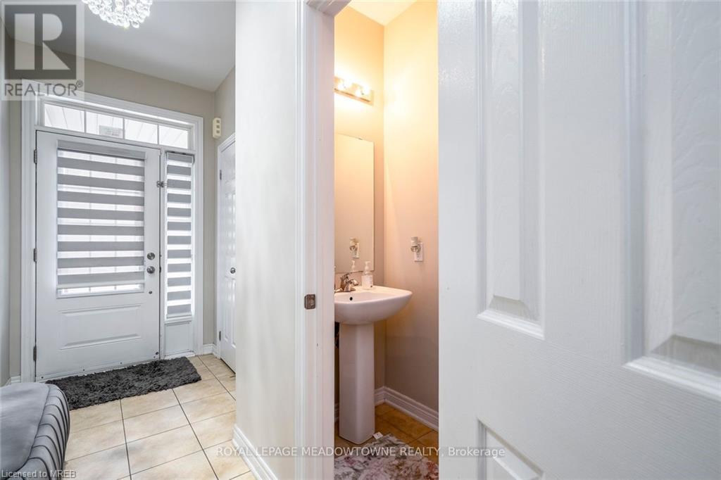 634 Asleton Boulevard, Milton, Ontario  L9T 8K7 - Photo 6 - 40529063