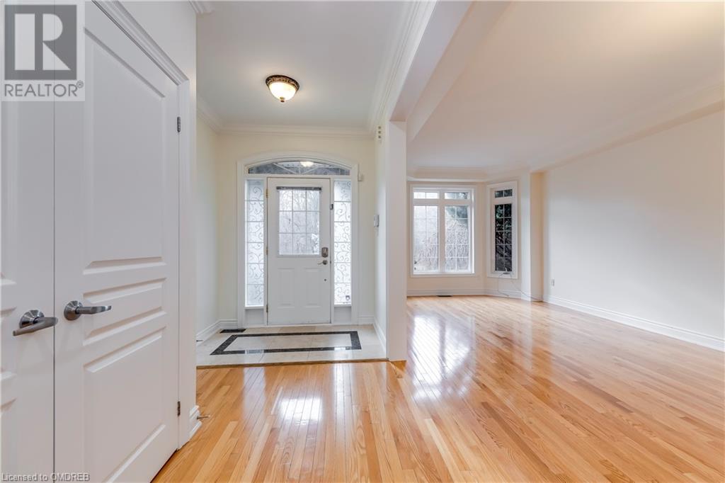 285 Great Lakes Boulevard, Oakville, Ontario  L6L 6V2 - Photo 4 - 40528687