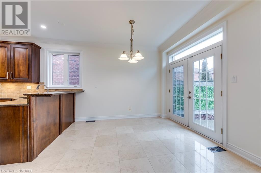 285 Great Lakes Boulevard, Oakville, Ontario  L6L 6V2 - Photo 8 - 40528687