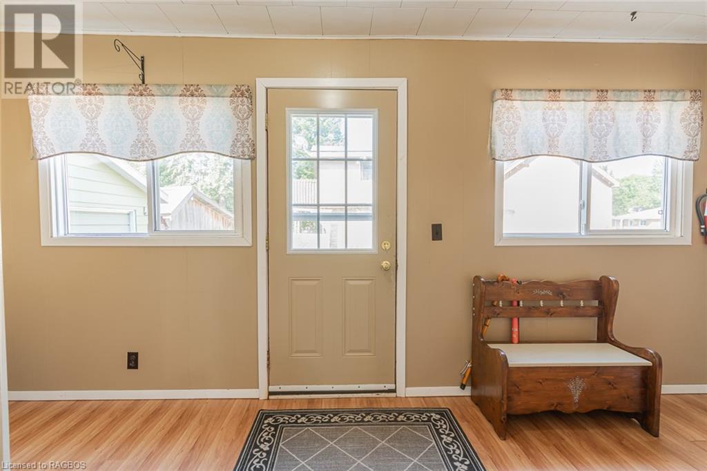 555 Mary Street, Wiarton, Ontario  N0H 2T0 - Photo 5 - 40527298