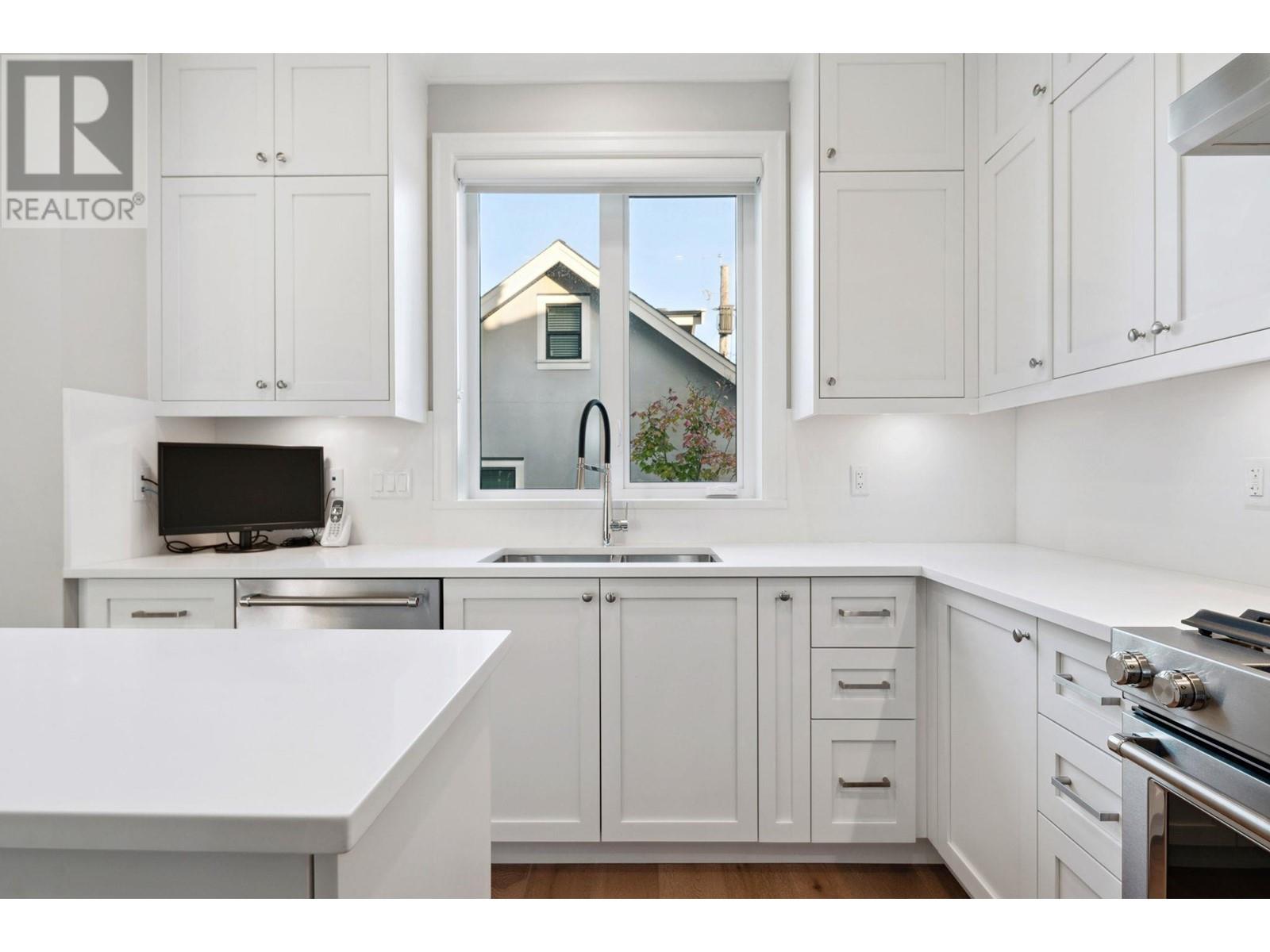 7032 Stirling Street, Vancouver, British Columbia  V5P 4H5 - Photo 7 - R2841457
