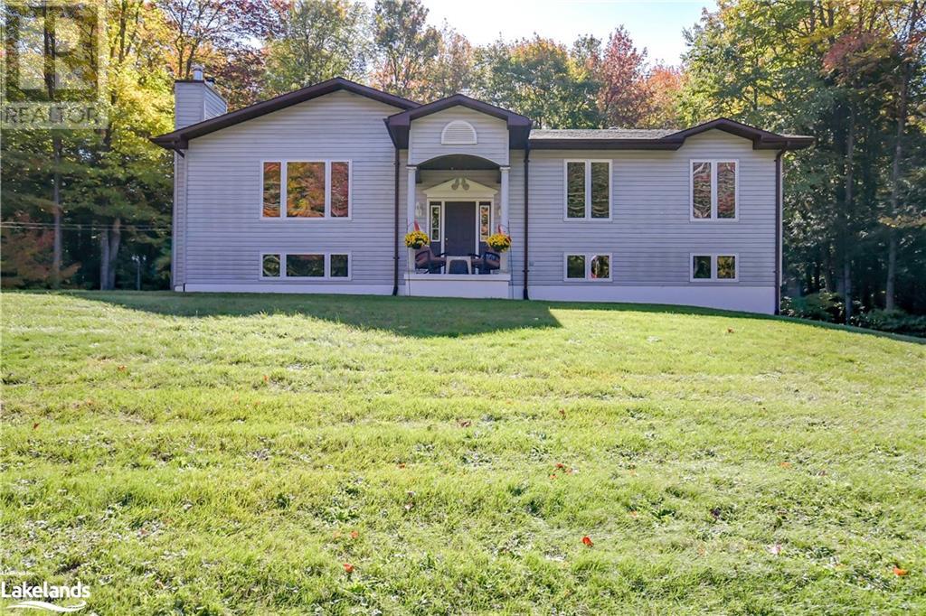 1518 Lone Pine Drive, Bracebridge, Ontario  P1L 1X4 - Photo 3 - 40529315