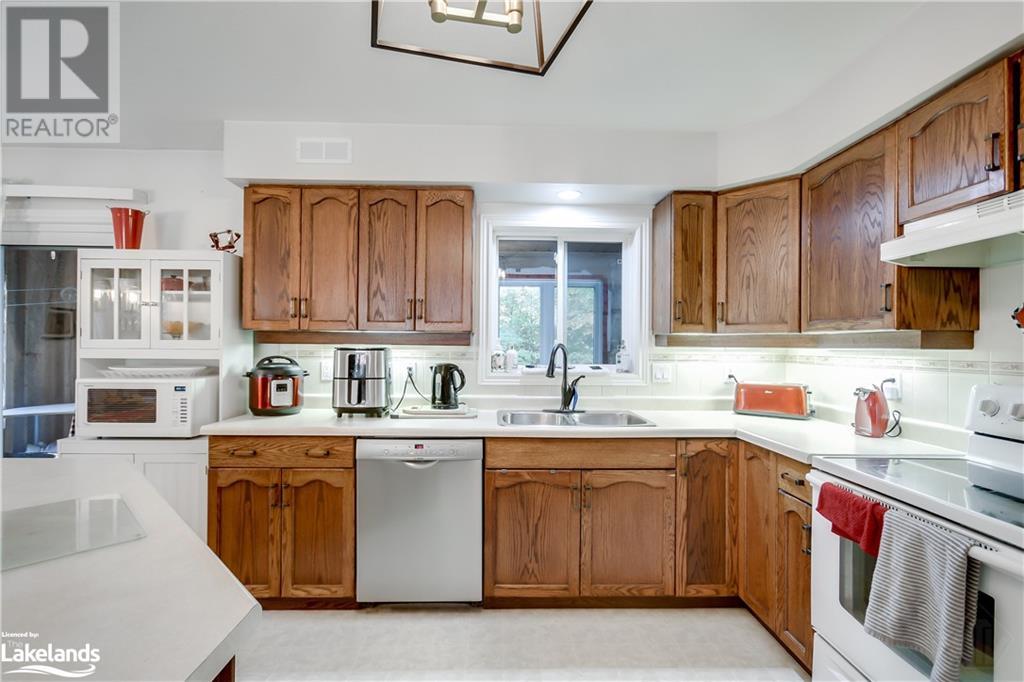 1518 Lone Pine Drive, Bracebridge, Ontario  P1L 1X4 - Photo 6 - 40529315