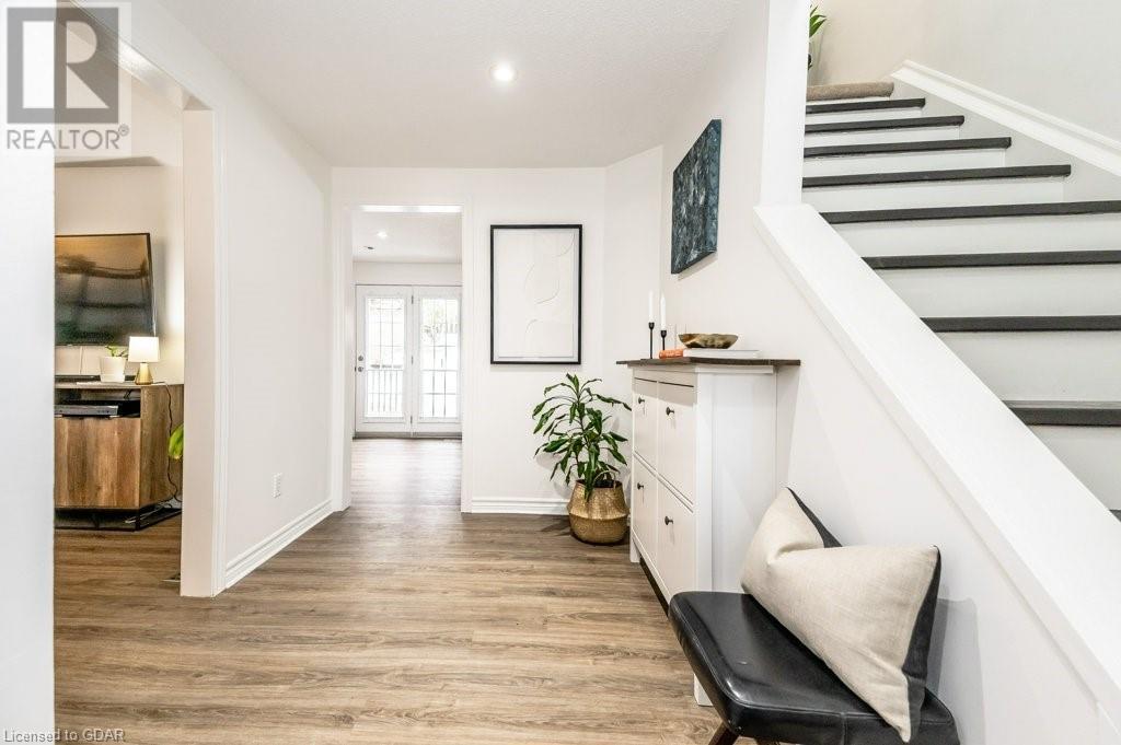 376 Ironwood Road, Guelph, Ontario  N1G 3N8 - Photo 4 - 40528097