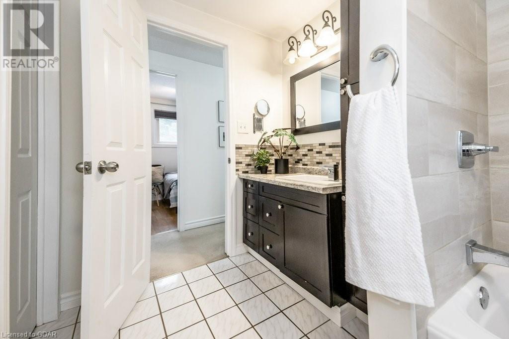 376 Ironwood Road, Guelph, Ontario  N1G 3N8 - Photo 33 - 40528097