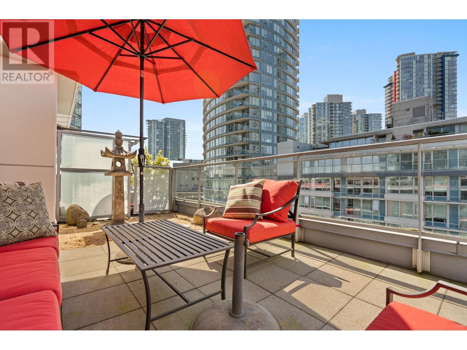 Ph7 618 Abbott Street, Vancouver, British Columbia  V6B 0B9 - Photo 1 - R2841472