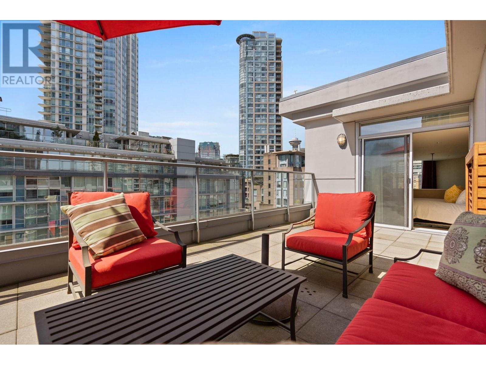 Ph7 618 Abbott Street, Vancouver, British Columbia  V6B 0B9 - Photo 2 - R2841472