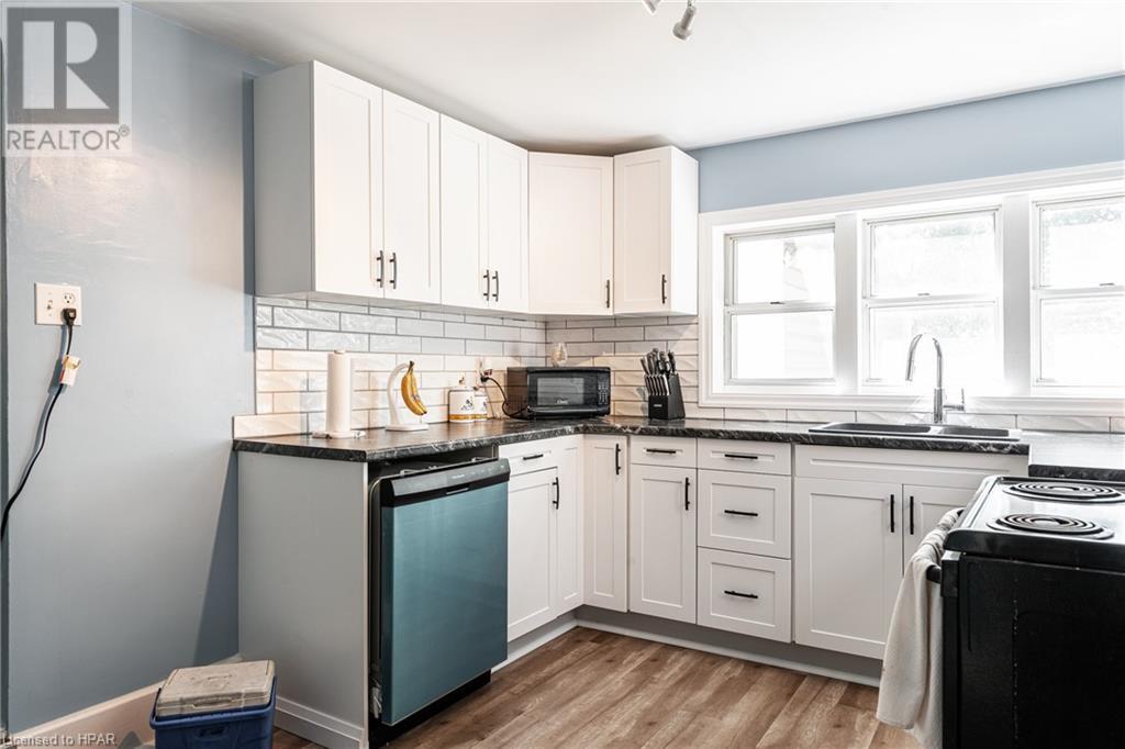 475 Ontario Street, Stratford, Ontario  N5A 3J1 - Photo 15 - 40529473
