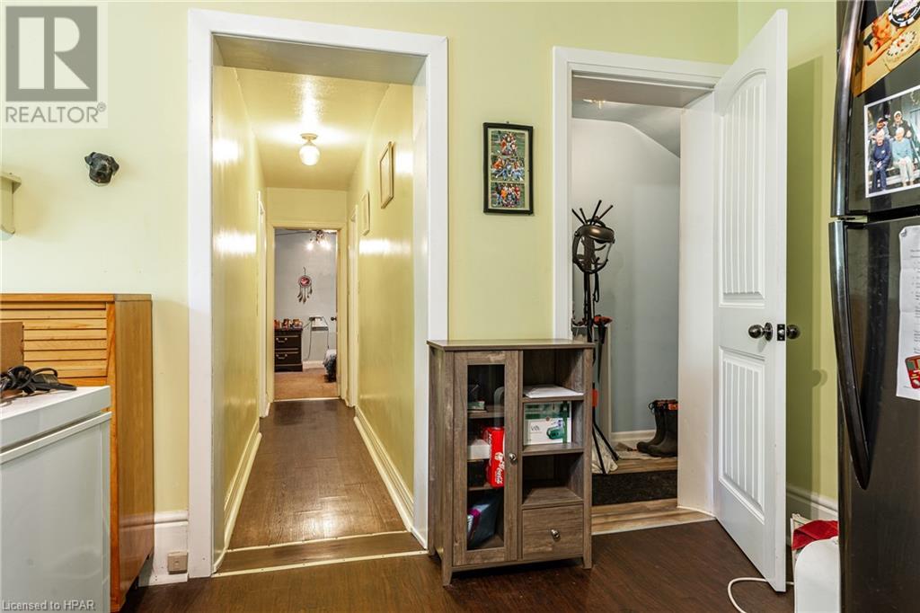 475 Ontario Street, Stratford, Ontario  N5A 3J1 - Photo 5 - 40529473