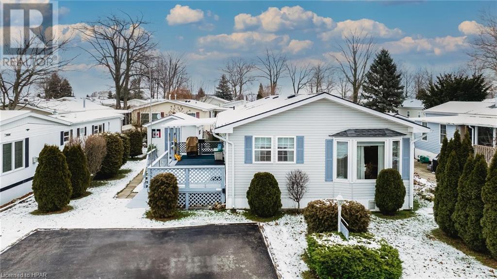 10 Iroquois Lane, Meneset, Ontario N7A 3Y2 (26415905) Coldwell Banker