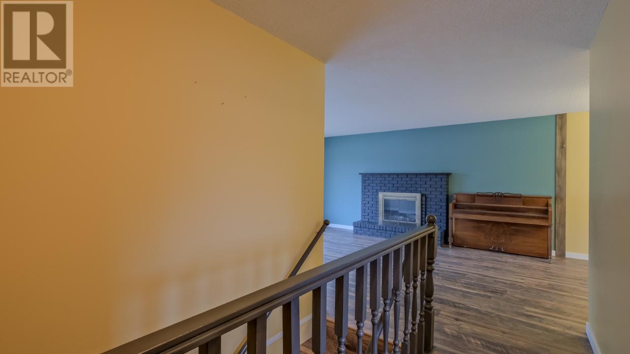 10713 JULIA Street Summerland Photo 24