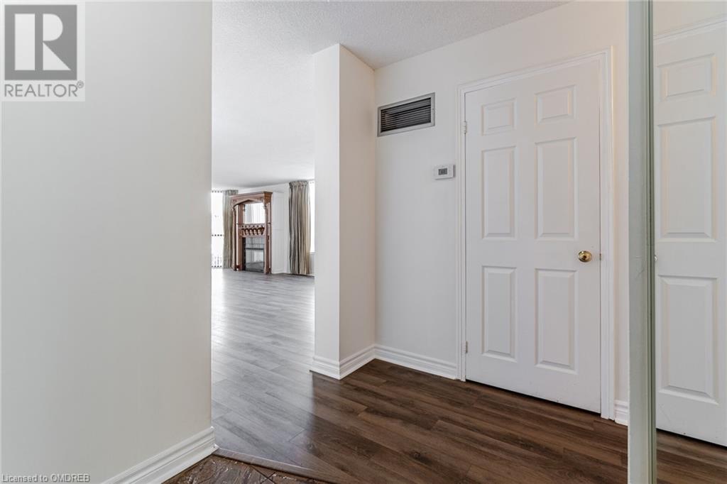 1230 Marlborough Court Unit# 208, Oakville, Ontario  L6H 3K6 - Photo 7 - 40529312