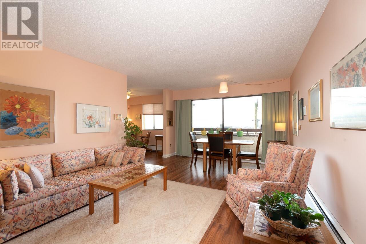 304 515 Eleventh Street, New Westminster, British Columbia  V3M 4G4 - Photo 2 - R2842376