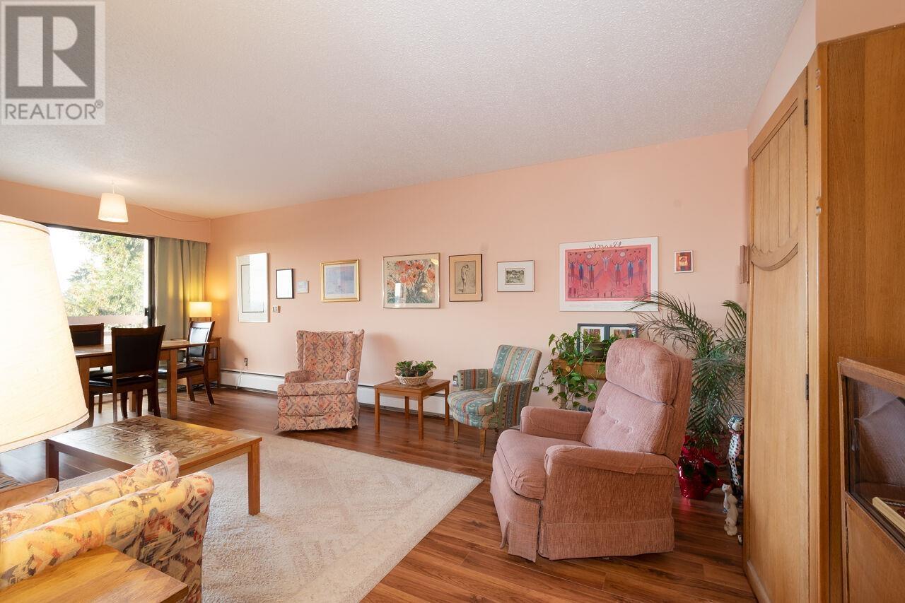 304 515 Eleventh Street, New Westminster, British Columbia  V3M 4G4 - Photo 8 - R2842376