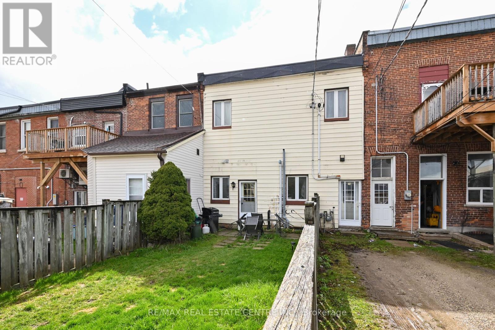 35 Main St, East Luther Grand Valley, Ontario  L9W 5S8 - Photo 2 - X7404520