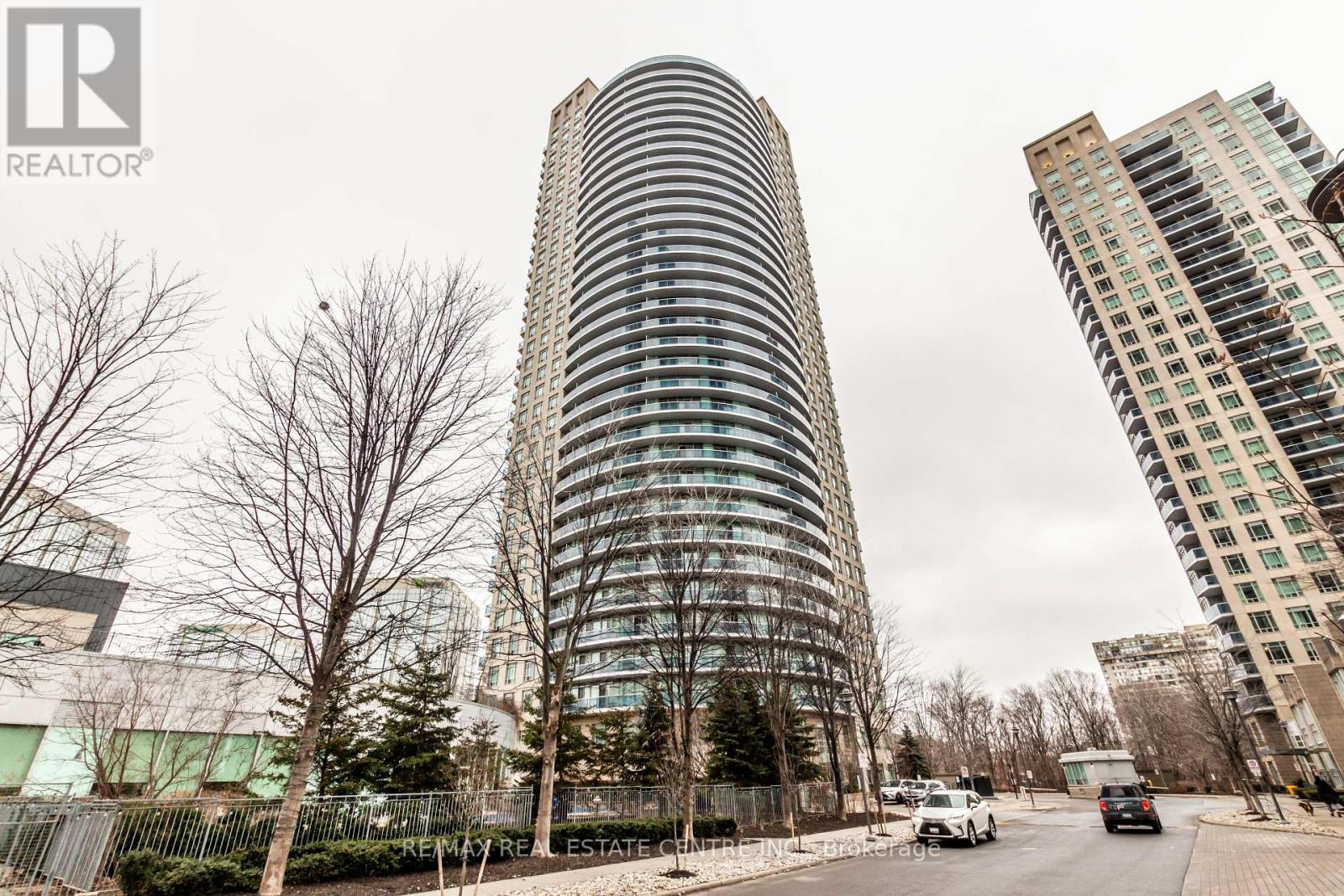 80 Absolute, Mississauga, 2 Bedrooms Bedrooms, ,2 BathroomsBathrooms,Single Family,For Sale,Absolute,W7404972