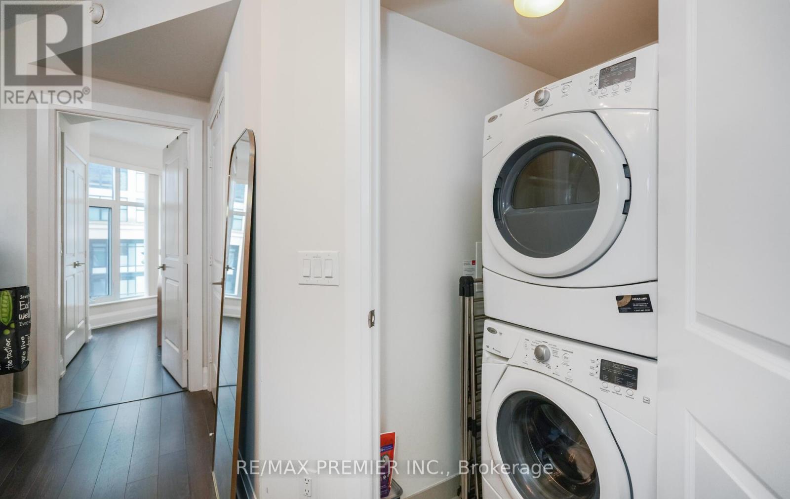 #303 -2 Old Mill Dr, Toronto, Ontario  M6S 0A2 - Photo 20 - W7404600