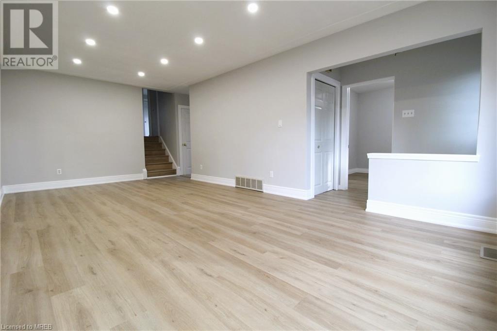 13 Crawford Drive, Hamilton, Ontario  L8H 2N9 - Photo 2 - 40530360