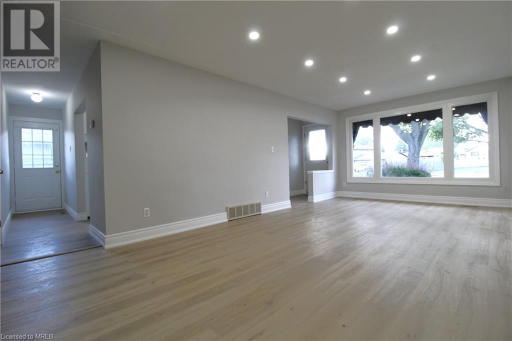 13 Crawford Drive, Hamilton, Ontario  L8H 2N9 - Photo 3 - 40530360